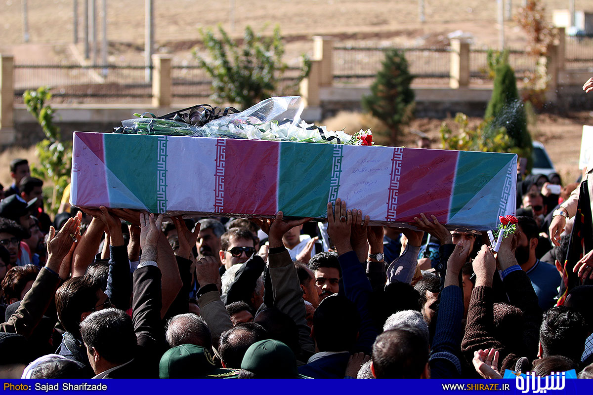 تحقق آرزوی 7 ساله دانشگاهیان دانشگاه پیام نور شیراز/ دانشگاه پیام نور میزبان دو شهید گمنام شد تحقق آرزوی 7 ساله دانشگاهیان دانشگاه پیام نور شیراز/ دانشگاه پیام نور میزبان دو شهید گمنام شد