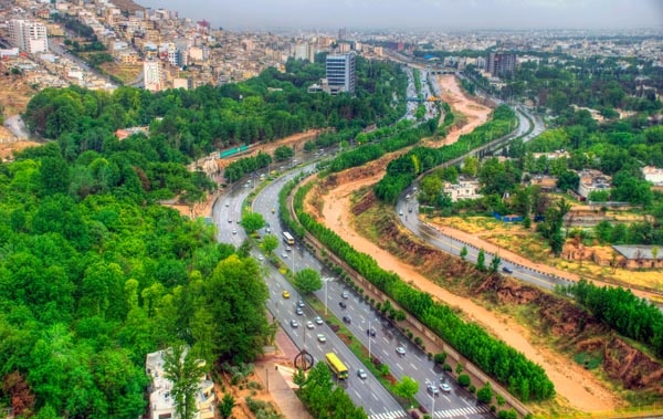 شیراز قربانگاه باغات!/ مسئولانی که چراغ خاموش به استقبال برج سازی به جای حفظ و تعمیر باغات می روند شیراز قربانگاه باغات!/ مسئولانی که چراغ خاموش به استقبال برج سازی به جای حفظ و تعمیر باغات می روند
