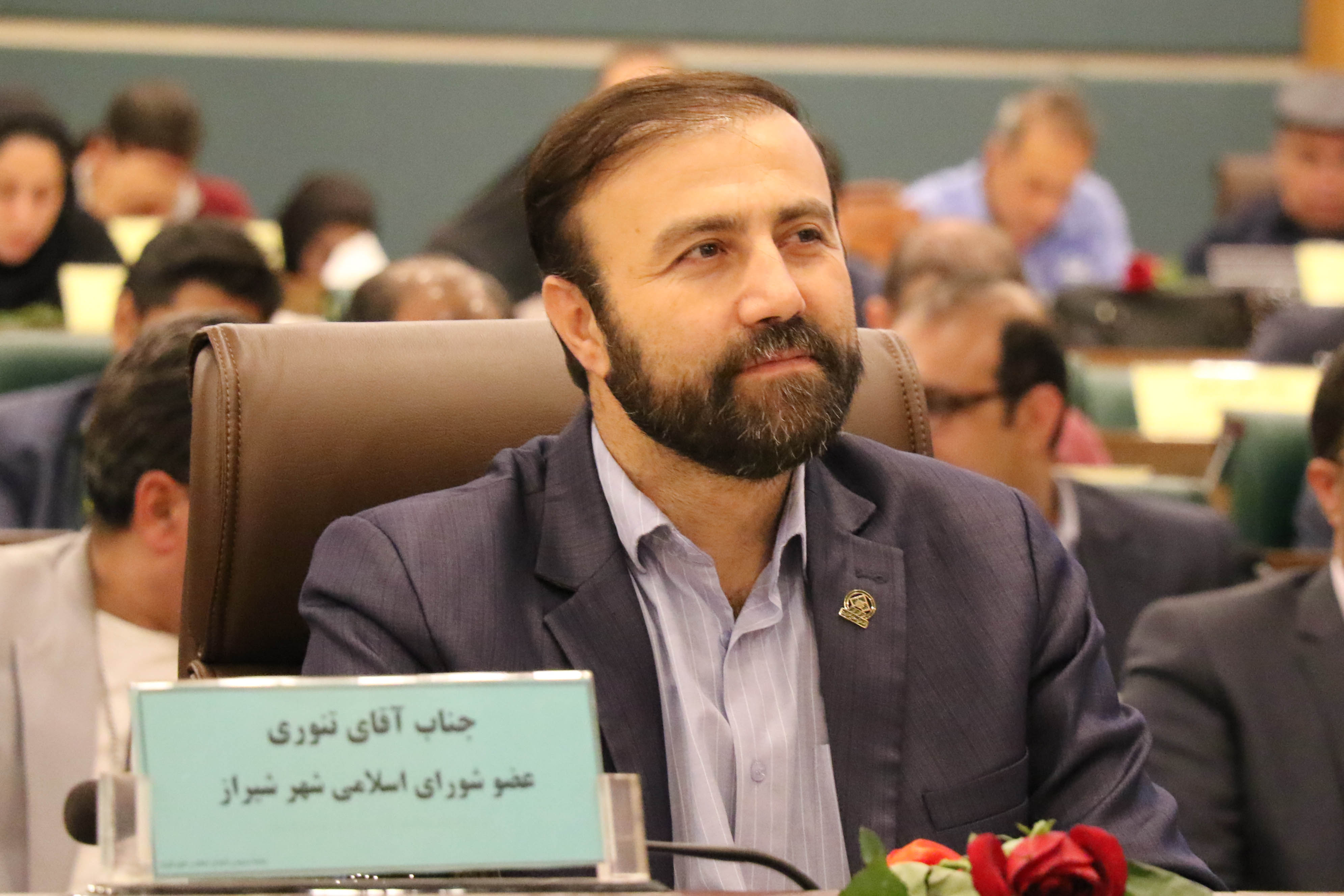 بی نظمی های تمام نشدنیِ رئیس کمیسیون فرهنگی شورای شهر شیراز