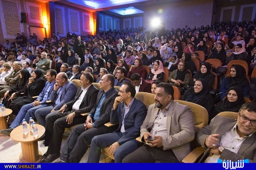 تجلیل از جوانان برتر جهرم در حضور مسوولین استانی+عکس تجلیل از جوانان برتر جهرم در حضور مسوولین استانی+عکس