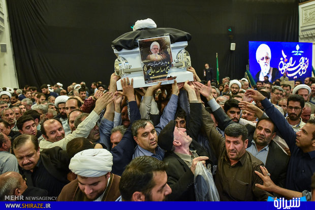 پیکر آیت الله ایمانی در قم تشییع و به خاک سپرده شد+ عکس