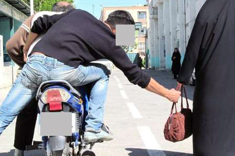 انهدام باند سارقان به عنف با 30 فقره سرقت در شيراز