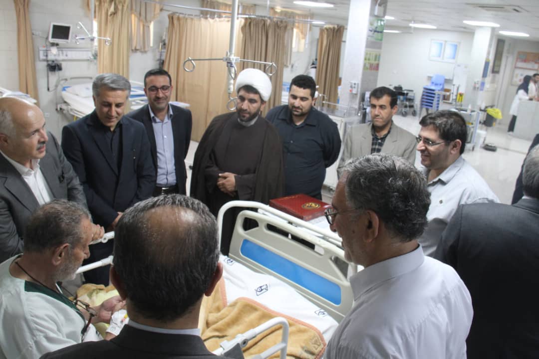 عیادت مدیران فرهنگی فارس از پدر شعر آیینی استان+ عکس