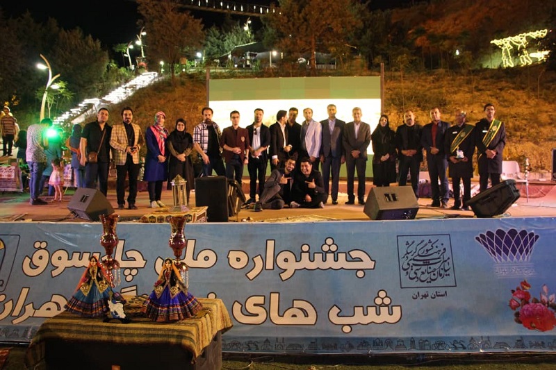 استقبال پایتخت نشینان از جشنواره چارسوق شیرازی ها در برج میلاد استقبال پایتخت نشینان از جشنواره چارسوق شیرازی ها در برج میلاد