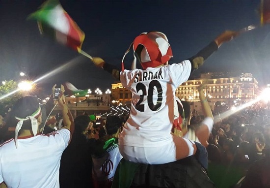 حضور بیش از ۳ هزار نفر در فرودگاه برای استقبال از تیم ملی