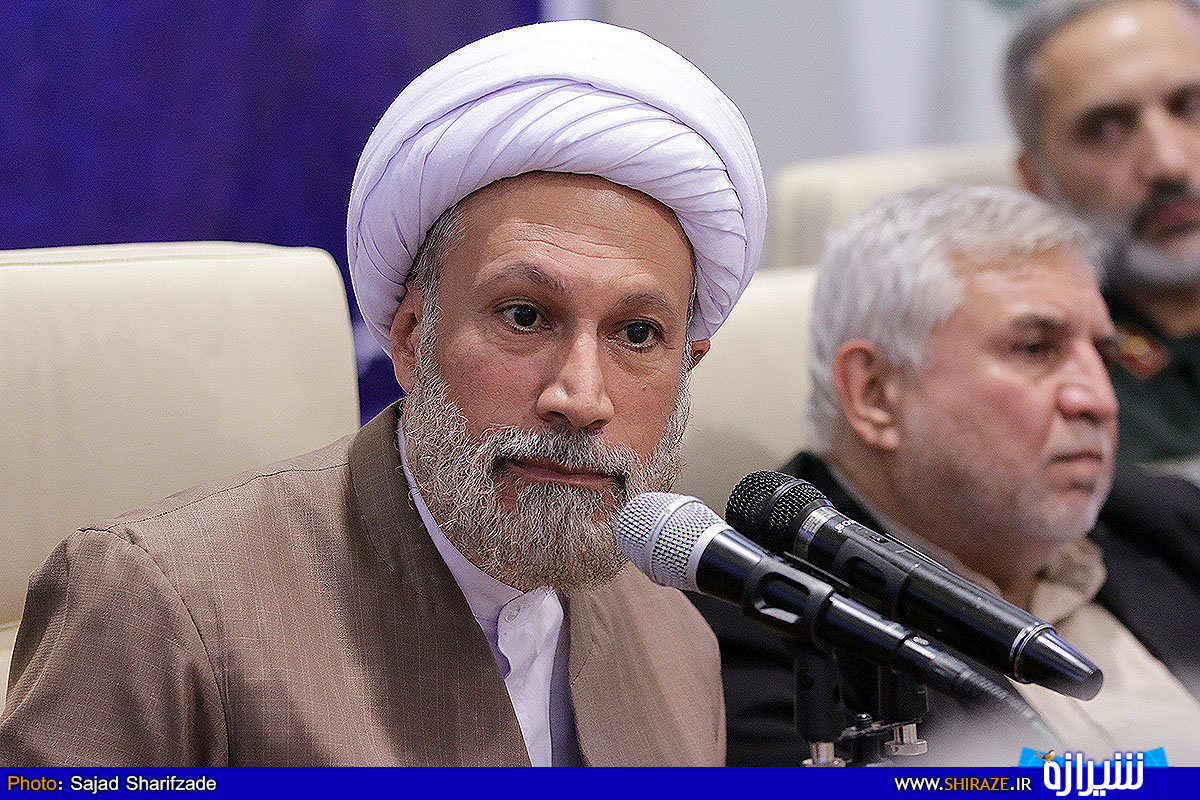 در بحث حقوق بشر باید حمله کننده باشیم نه دفاع کننده/ استفاده از فضای رسانه ای برای تحقق اهداف انقلابی