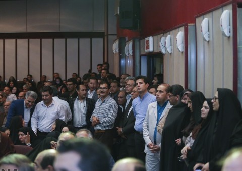 اعتراض به کمپین فرزندت کجاست/ دروغ نگویید شعار بس است/ با احترام به تنوع قومیت ها شایسته‌سالاری از همه‌چیز مهم‌تر است!