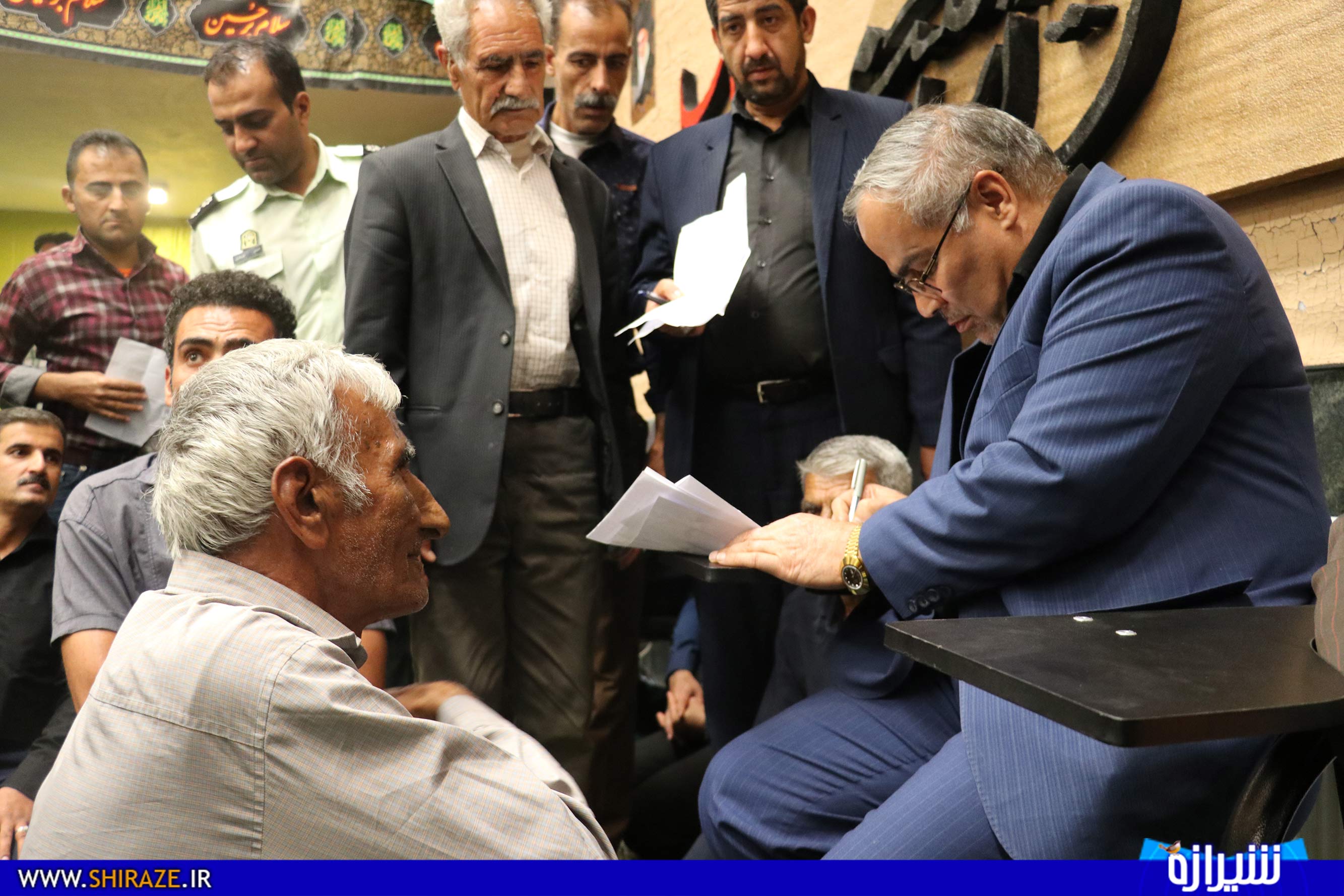 عکس/ برپایی«میز خدمت» در مناطق محروم فارس
