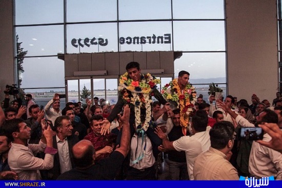 آیین استقبال از مدال آوران کشتی بازی های آسیایی در فرودگاه شیراز+تصاویر آیین استقبال از مدال آوران کشتی بازی های آسیایی در فرودگاه شیراز+تصاویر