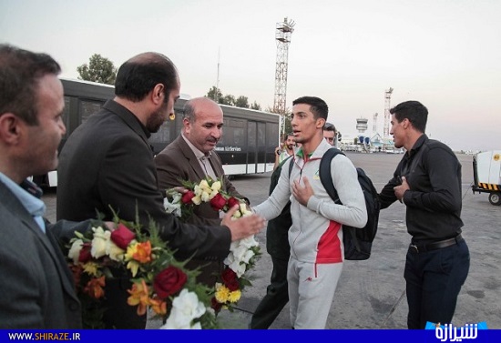 آیین استقبال از مدال آوران کشتی بازی های آسیایی در فرودگاه شیراز+تصاویر آیین استقبال از مدال آوران کشتی بازی های آسیایی در فرودگاه شیراز+تصاویر