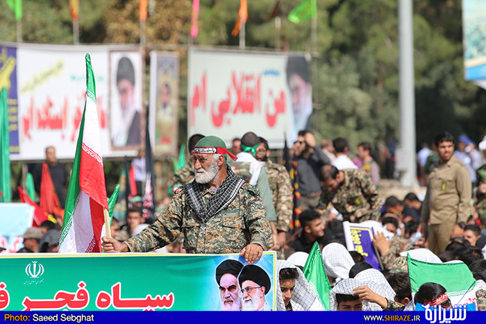 اجتماع بسیجیان شیراز در پادگان امام حسین اجتماع بسیجیان شیراز در پادگان امام حسین