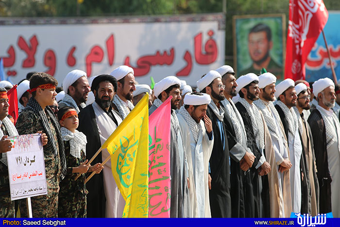 اجتماع بسیجیان شیراز در پادگان امام حسین اجتماع بسیجیان شیراز در پادگان امام حسین