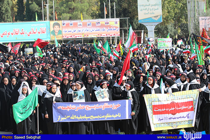 اجتماع بسیجیان شیراز در پادگان امام حسین اجتماع بسیجیان شیراز در پادگان امام حسین