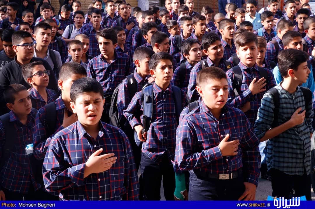 استقبال از فرزندان شهدا در اولین روز از مدرسه
