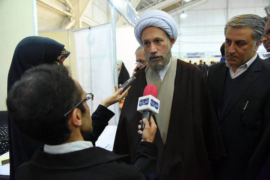 صدای پای بازارچه فرهنگ در نماز جمعه شیراز صدای پای بازارچه فرهنگ در نماز جمعه شیراز