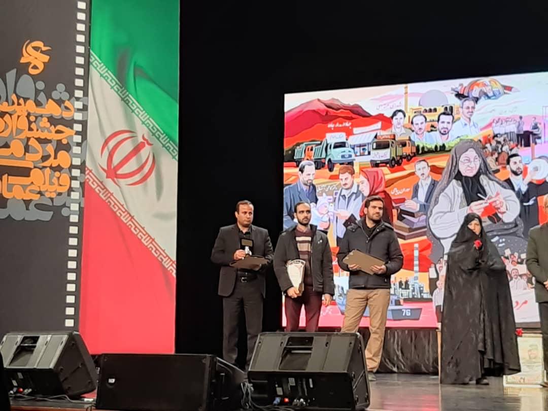 فانوس جشنواره عمار در دستان خبرنگار شیرازی