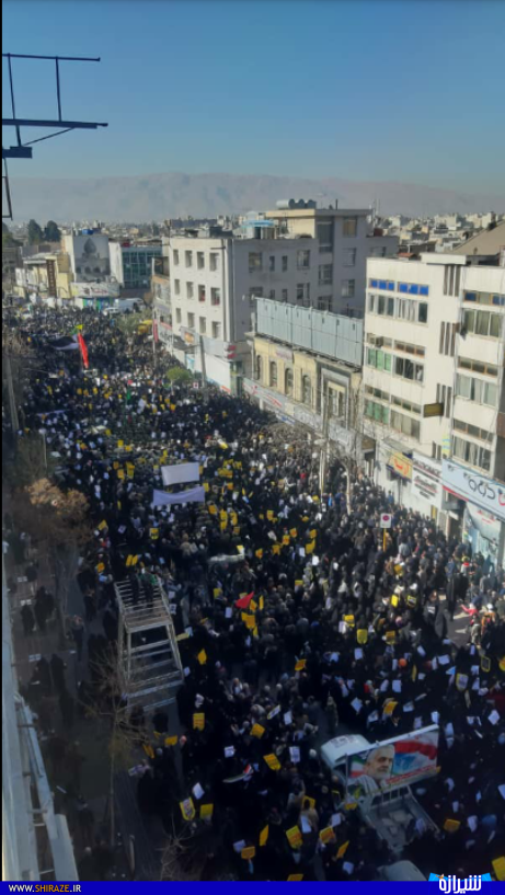 عکس/ خیز شیرازی ها به حترام سردار دلها