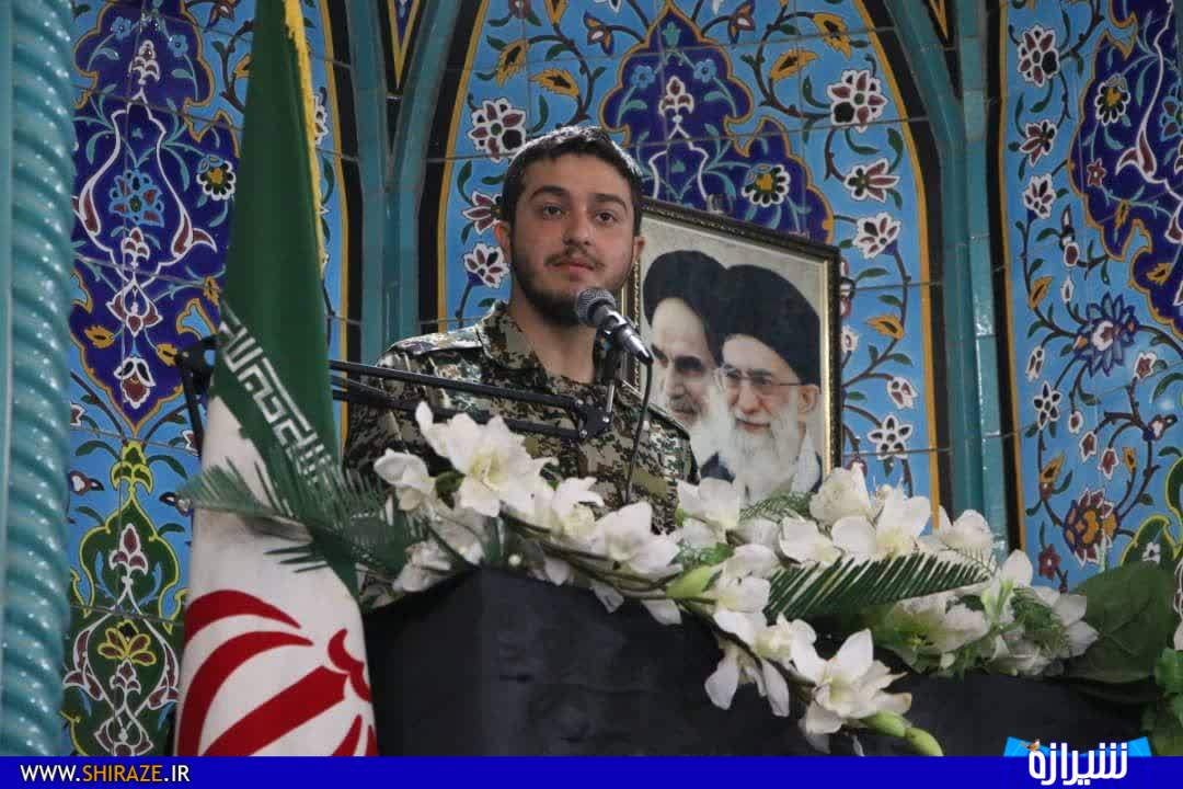 حاج قاسم یک راه است که تازه آغاز شده و ما را به قلههای بلند میرساند حاج قاسم یک راه است که تازه آغاز شده و ما را به قلههای بلند میرساند