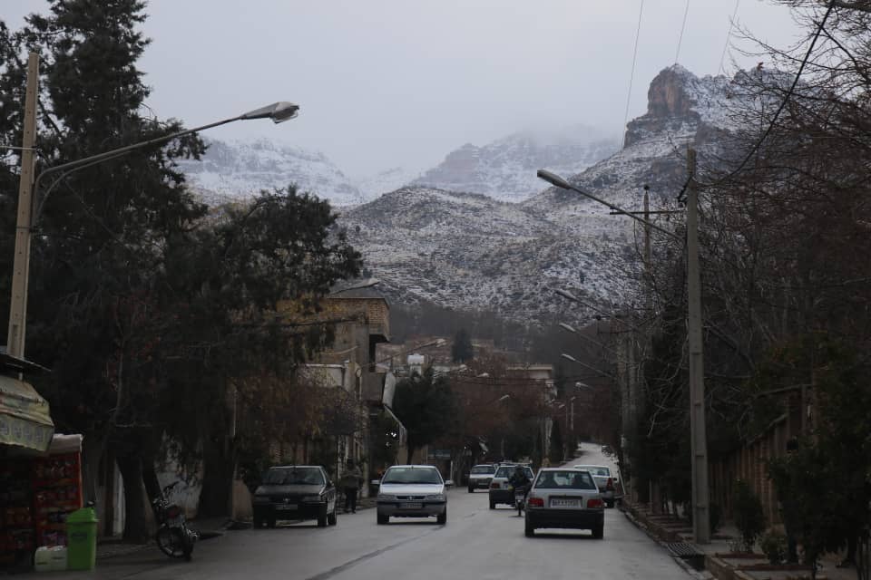 یک روز برفی در استهبان