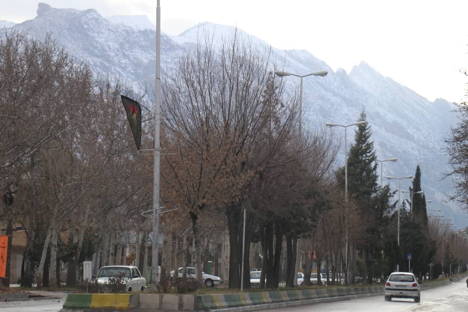 یک روز برفی در استهبان