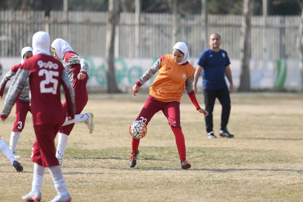 خزنده وزرش بانوان