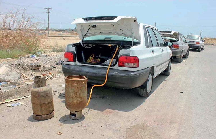 جولان بمبهاى متحرک در خیابانهای شیراز! جولان بمبهاى متحرک در خیابانهای شیراز!