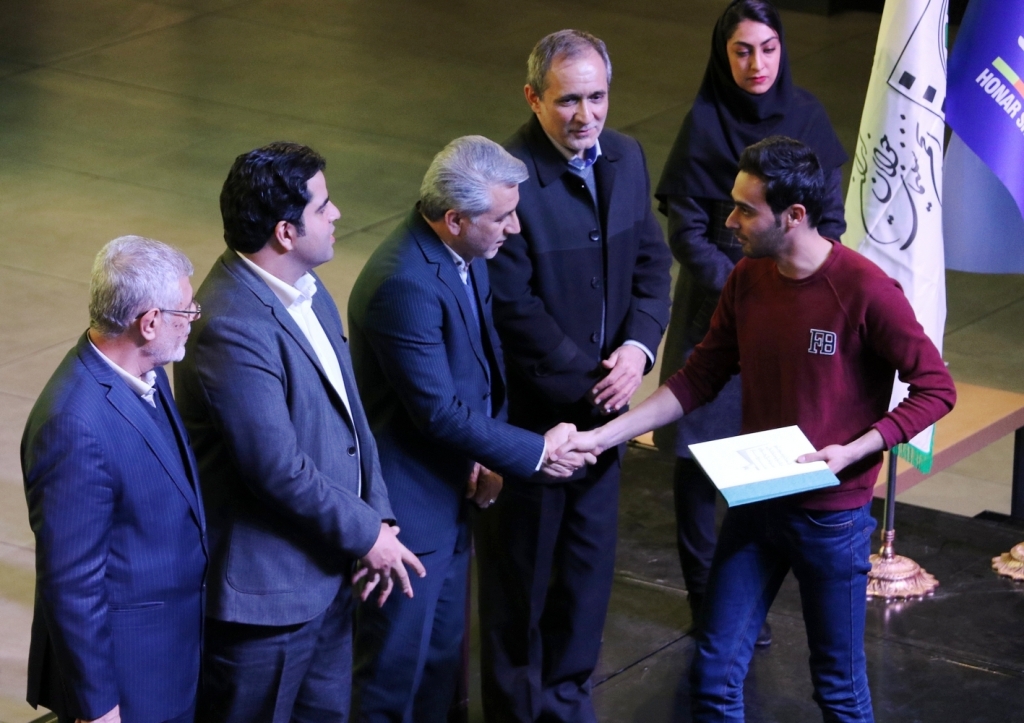 برگزیدگان جشنواره سینمایی سروناز معرفی شدند/ شیراز الگویی برای همزیستی مسالمتآمیز برگزیدگان جشنواره سینمایی سروناز معرفی شدند/ شیراز الگویی برای همزیستی مسالمتآمیز