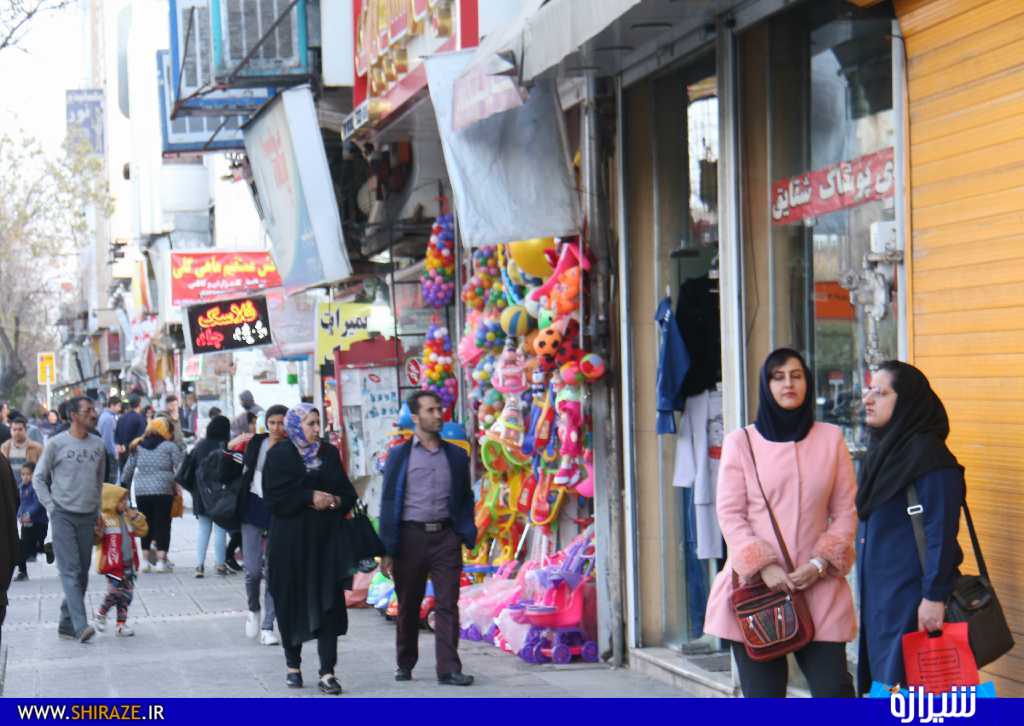 عکس/ حال و هوای نوروزی بازار شیراز، یک روز مانده به انتخابات عکس/ حال و هوای نوروزی بازار شیراز، یک روز مانده به انتخابات