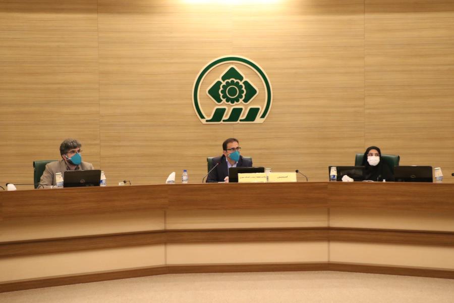 از ماسک هایی که مانع رسیدن صدای مسئولین بود تا قهر یک زلزله شناس از ماسک هایی که مانع رسیدن صدای مسئولین بود تا قهر یک زلزله شناس