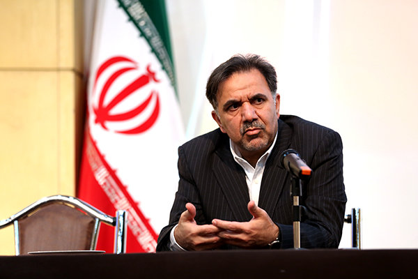 مالک ویلای فوق نجومی لواسان سخنران نشست «نگرانی برای فردای ایران»/ اهدای تندیس ناکارآمدی به عباس آخوندی!