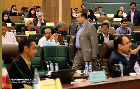 وقتی که دستغیب خود را شهری می داند و بخش زیادی از شهروندان شیرازی را دهاتی!+ فیلم وقتی که دستغیب خود را شهری می داند و بخش زیادی از شهروندان شیرازی را دهاتی!+ فیلم