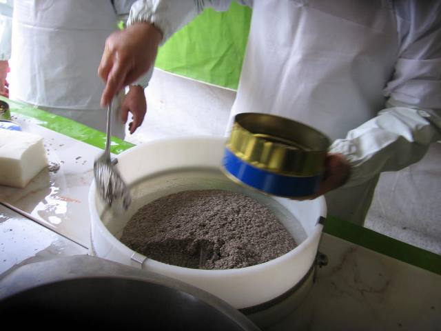 راه اندازی اولین مرکز فرآوری و بسته بندی خاویار فارس در استهبان راه اندازی اولین مرکز فرآوری و بسته بندی خاویار فارس در استهبان