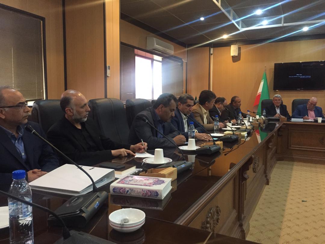 حذف بروکراسی اداری برای سرمایه گذاری درفارس/ تلاش برای بازگشایی کارخانه های تولیدی فارس
