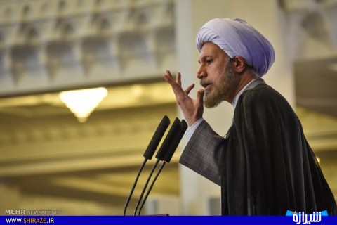 خون ریخته شده مردم به واسطه نا امن بودن خودرو ها گردن مدیر های ناکار آمد است/ دلال ها به درد مدیریت نمی خورند