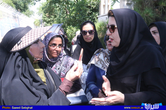 ورود سازمان دانش آموزی به عرصه تولید لباس فرم مدارس/ سازمان دانش آموزی کارفرماست یا شریک تولیدکنندگان؟!