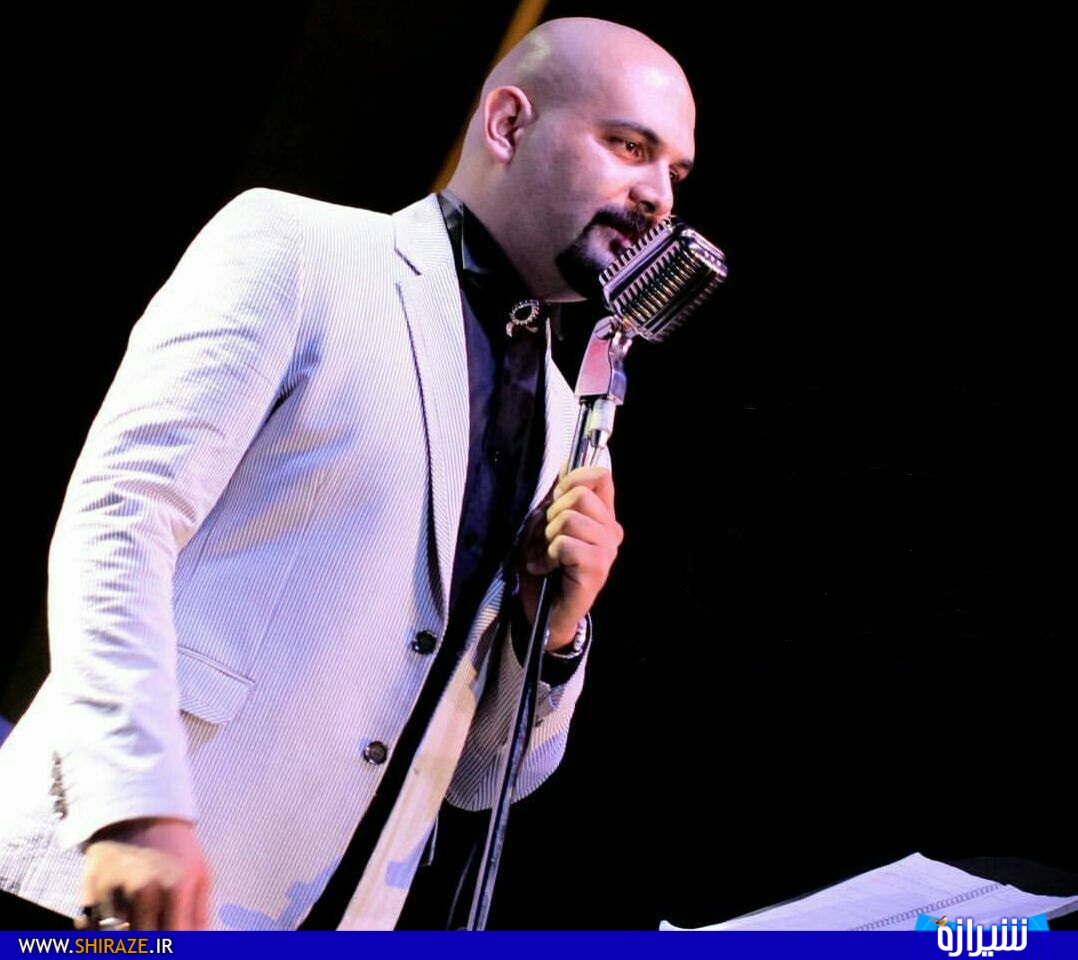 اگر خواننده نمی شدم حتما خلبان می شدم/ در آشپزی نهایتاً بلدم ناگت سرخ کنم!/ همه تصمیمات سیاسی ما هنرمندها اشتباه است/ رئیس جمهورها که با وعده های دروغ هنرمندها را به سمت خود می کشند اگر خواننده نمی شدم حتما خلبان می شدم/ در آشپزی نهایتاً بلدم ناگت سرخ کنم!/ همه تصمیمات سیاسی ما هنرمندها اشتباه است/ رئیس جمهورها که با وعده های دروغ هنرمندها را به سمت خود می کشند