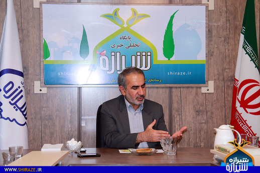 افتخار را در ماشین آن چنانی و خانه لاکچری نمی بینیم / روحیه روستایی بودن و قناعت را هیچ وقت از دست نداده ام/ از کودکی پرسپولیسی بودم البته الان خیلی حساسیت ندارم/ علاقه ای به تابعیت و مهاجرت ندارم افتخار را در ماشین آن چنانی و خانه لاکچری نمی بینیم / روحیه روستایی بودن و قناعت را هیچ وقت از دست نداده ام/ از کودکی پرسپولیسی بودم البته الان خیلی حساسیت ندارم/ علاقه ای به تابعیت و مهاجرت ندارم