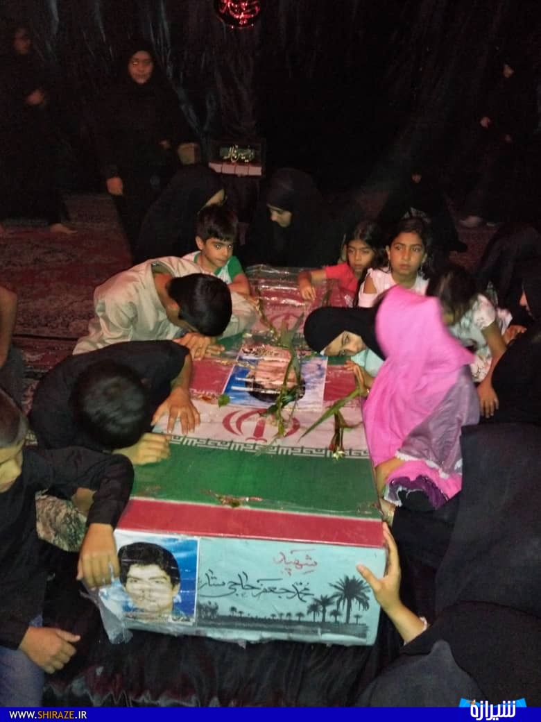 بازگشت پرستوی مهاجر به خانه؛ استهبان پس از 33 سال شهید محمد جعفر ستار زاده را در برگرفت بازگشت پرستوی مهاجر به خانه؛ استهبان پس از 33 سال شهید محمد جعفر ستار زاده را در برگرفت