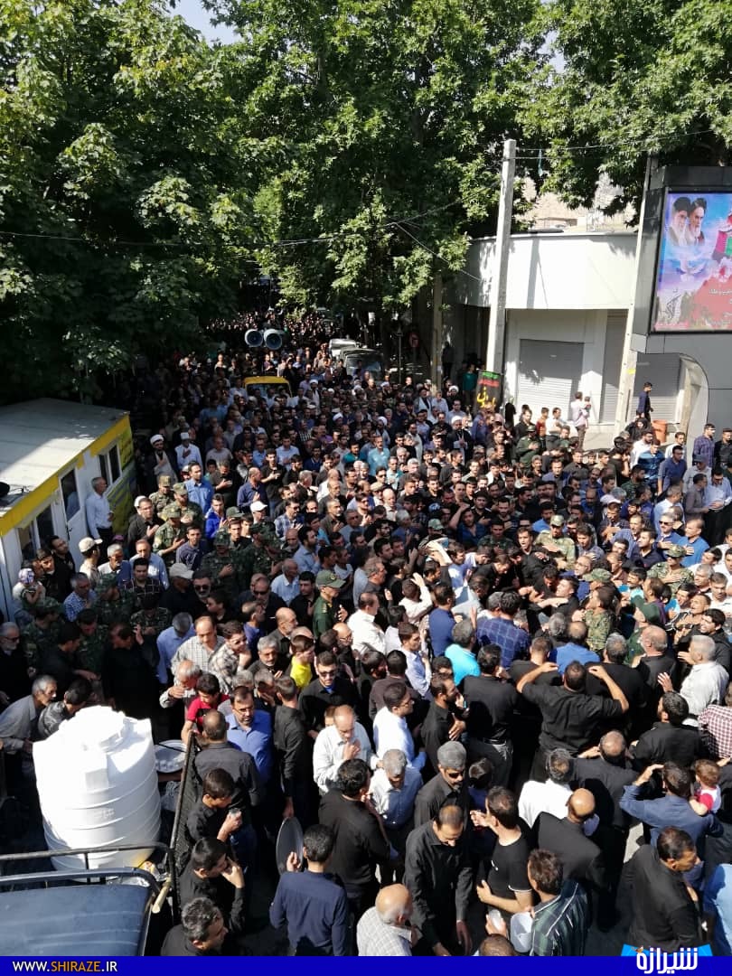 بازگشت پرستوی مهاجر به خانه؛ استهبان پس از 33 سال شهید محمد جعفر ستار زاده را در برگرفت بازگشت پرستوی مهاجر به خانه؛ استهبان پس از 33 سال شهید محمد جعفر ستار زاده را در برگرفت