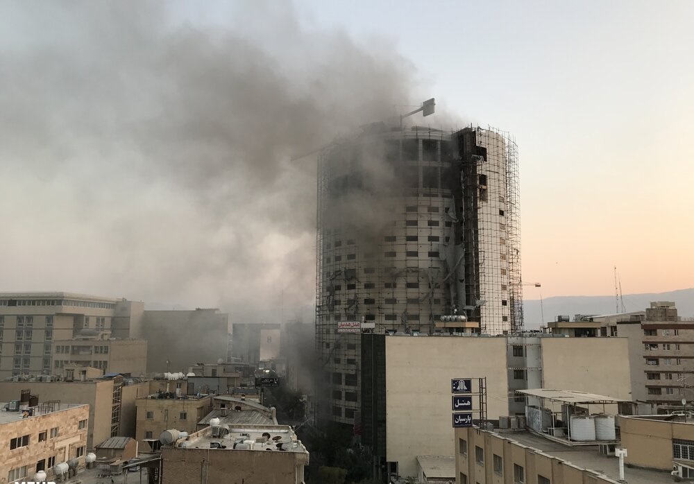 آیا فاجعه پلاسکو در شیراز تکرار خواهد شد؟ / ارگ، نظاره گر ریزش آسمان