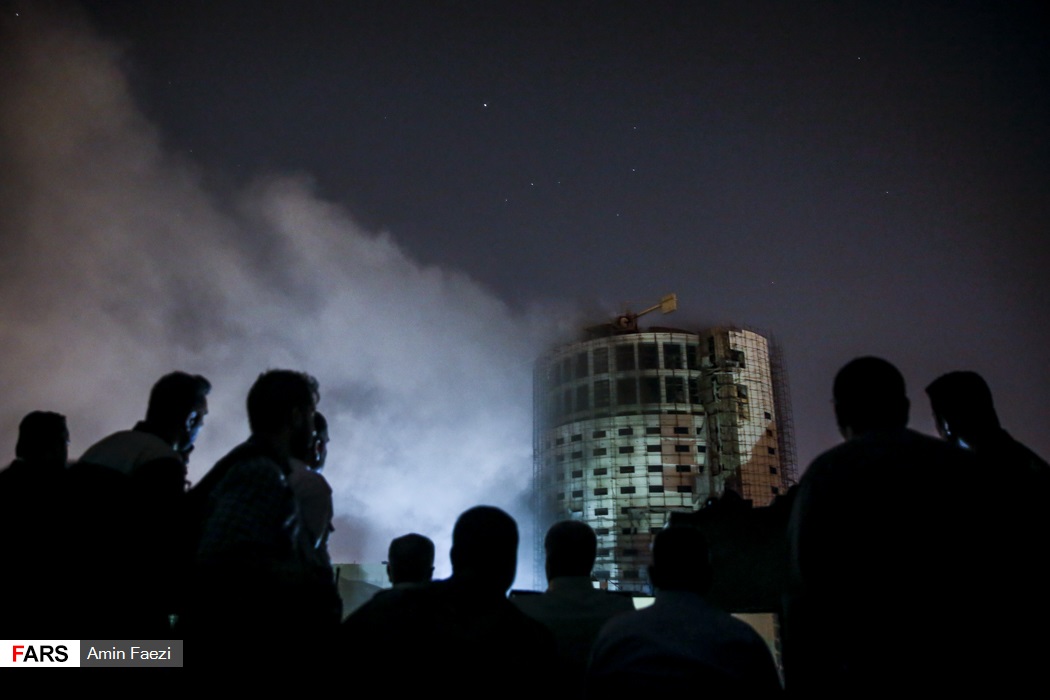 آیا فاجعه پلاسکو در شیراز تکرار خواهد شد؟ / ارگ، نظاره گر ریزش آسمان