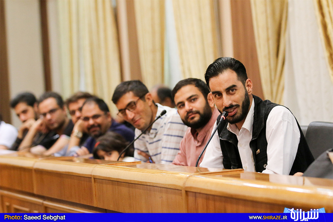 گفتگو با کسانی که حتی شبها هم خواب خبر میبینند!/ حال ما خوب است اما تو باور نکن! گفتگو با کسانی که حتی شبها هم خواب خبر میبینند!/ حال ما خوب است اما تو باور نکن!
