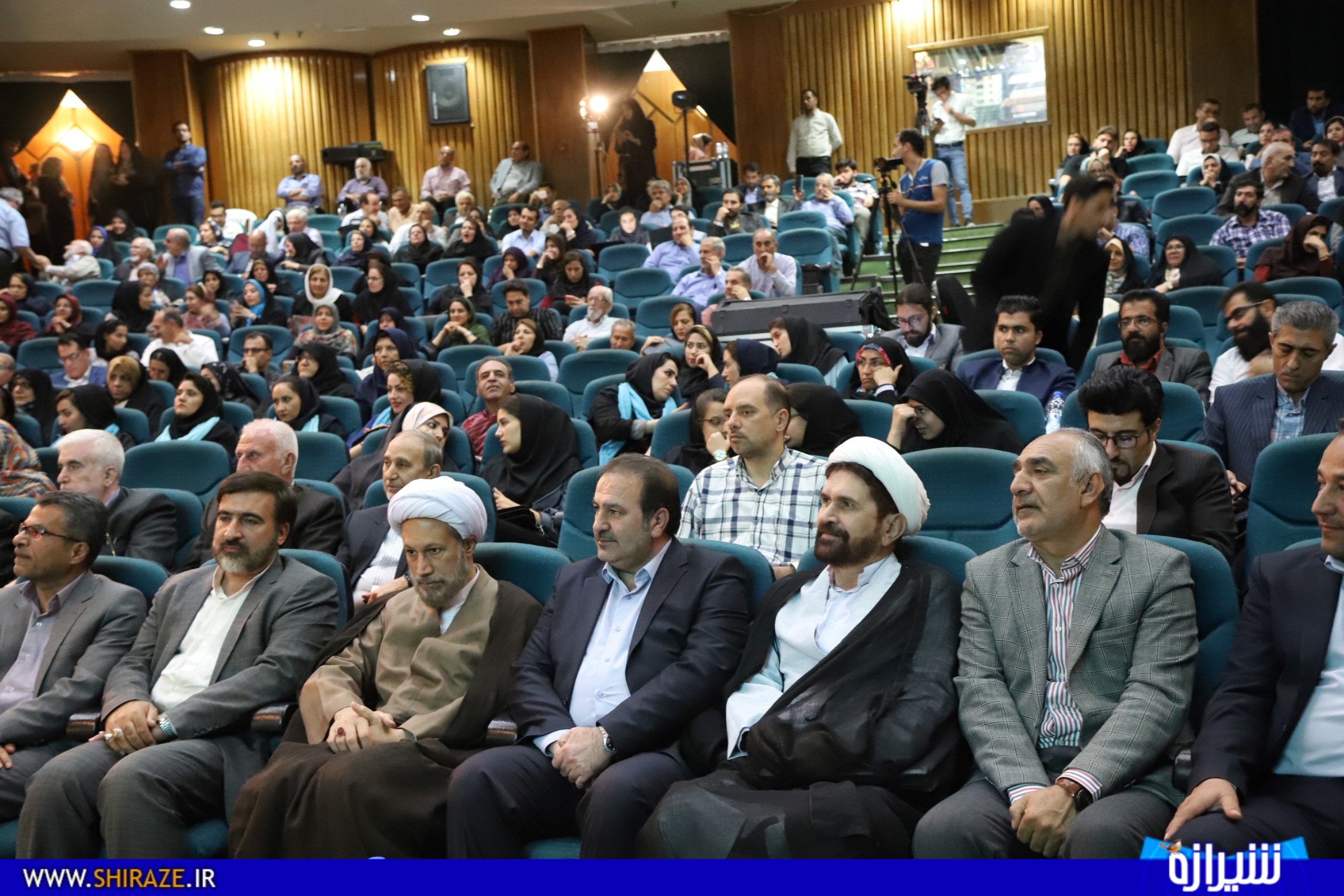 انتخابات جدید نمایندگان سازمان های مردم نهاد در آبان ماه برگزار خواهد شد/ لایحه قانون جامع سمن ها مراحل پایانی را در دولت طی می کند/ سمن های محله ای ایجاد می شوند انتخابات جدید نمایندگان سازمان های مردم نهاد در آبان ماه برگزار خواهد شد/ لایحه قانون جامع سمن ها مراحل پایانی را در دولت طی می کند/ سمن های محله ای ایجاد می شوند