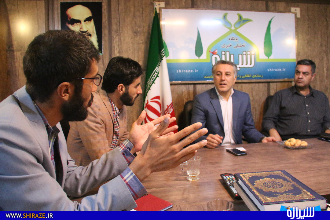 سلیقه موسیقی مورد گرایش به ابتذال دارد/ «اقتصاد هنر» قبای زشتی برقامت فرهنگ اصیل ایران است/ شرکتهای کنسرتگذار دغدغه گردش اقتصادی دارند نه هنر ناب سلیقه موسیقی مورد گرایش به ابتذال دارد/ «اقتصاد هنر» قبای زشتی برقامت فرهنگ اصیل ایران است/ شرکتهای کنسرتگذار دغدغه گردش اقتصادی دارند نه هنر ناب