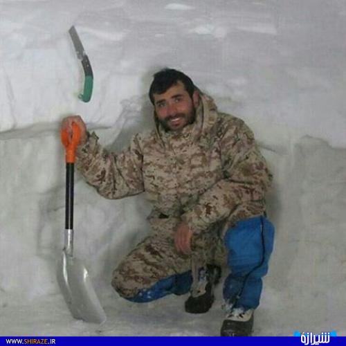 شهید مدافع حرم روز تاسوعا / شهیدی که با سربند یا زهرا(س) از ناحیه پهلو تیر خورد و به شهادت رسید شهید مدافع حرم روز تاسوعا / شهیدی که با سربند یا زهرا(س) از ناحیه پهلو تیر خورد و به شهادت رسید
