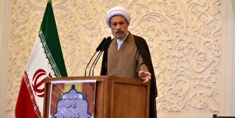مردم و سازمان ها باید در نمایان شدن مراسم عزاداری امام حسین(ع) دخیل شوند/ جلوه گری زنان در همایش دولت کار نفوذ بوده است، مدیران ارشد پیگیری کنند