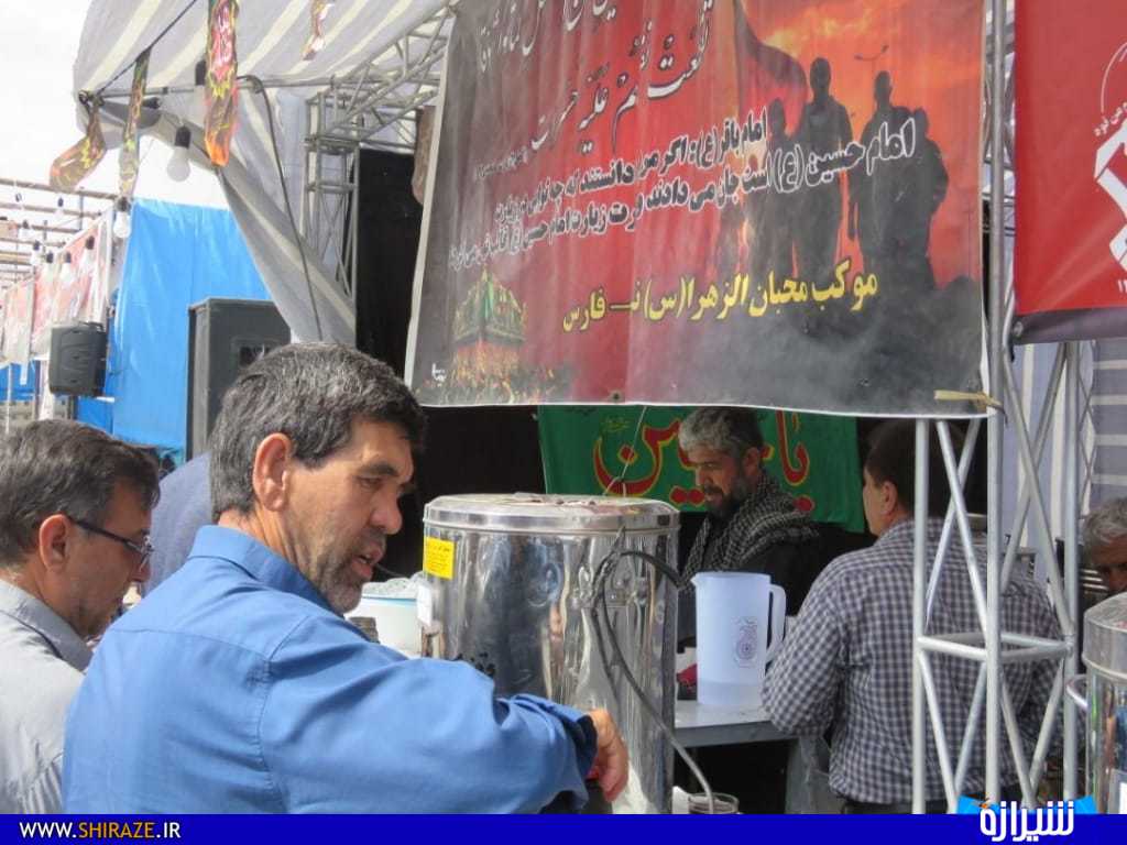 استقبال نی ریزی ها از زائران خارجی اربعین حسینی + عکس