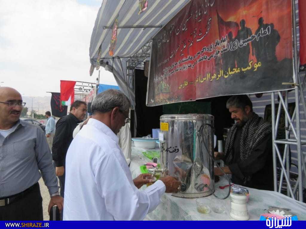 استقبال نی ریزی ها از زائران خارجی اربعین حسینی + عکس