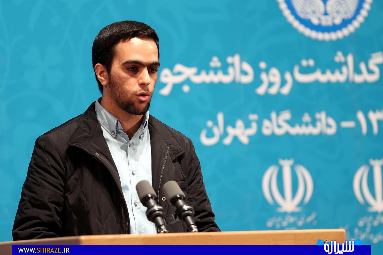 اینکه جریانات زاویه دار با انقلاب علیه مستند موضع می گیرند این یعنی دقیقاً کار به هدف خورده است اینکه جریانات زاویه دار با انقلاب علیه مستند موضع می گیرند این یعنی دقیقاً کار به هدف خورده است