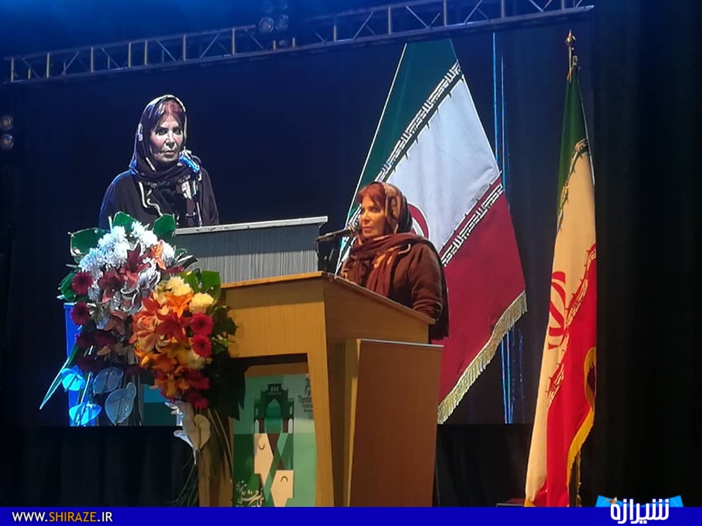 ظرفیت و پتانسیل بسیار بالایی استان فارس در عرصه هنرهای نمایشی/ تأثیر تئاتر در کاهش آسیب‌های اجتماعی و نیز آموزش به قشر جوان/ هنرمند مانند تنگ بلور است، شفاف اما شکننده است